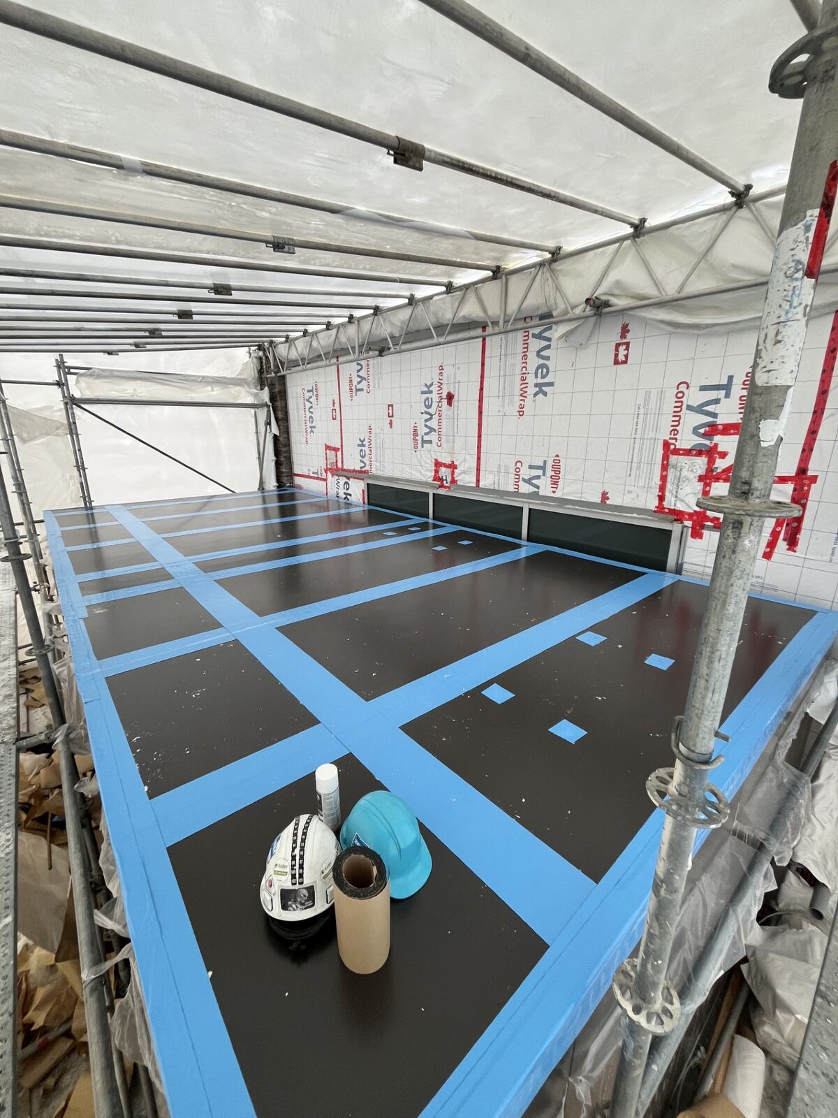 Insulated roof panels construction
